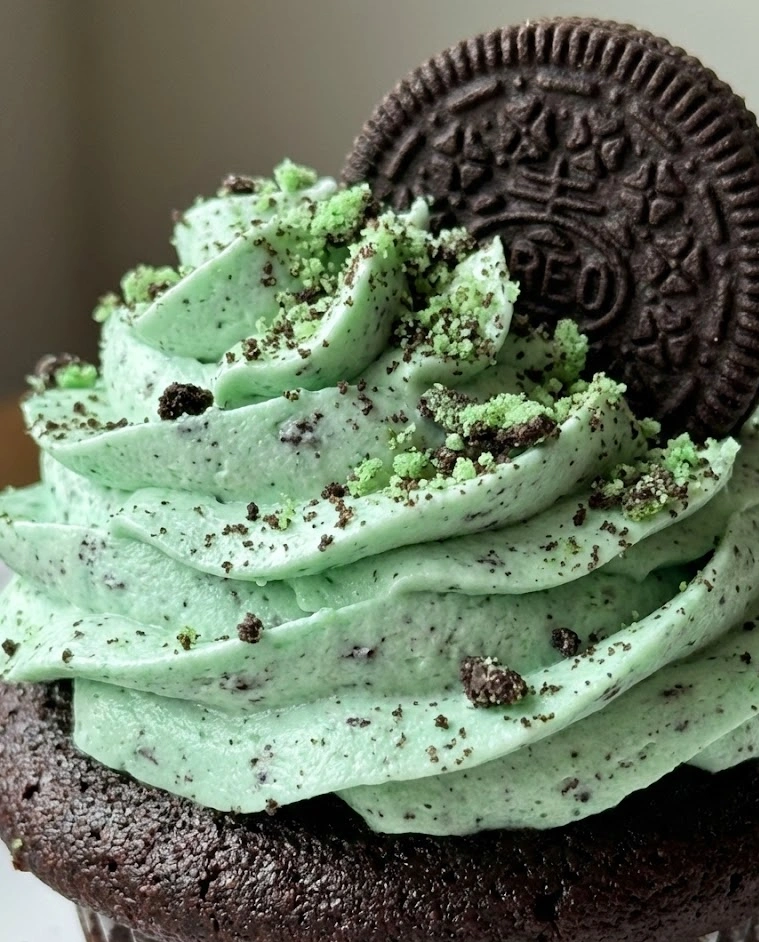 St. Patrick's Day Oreo Cupcakes