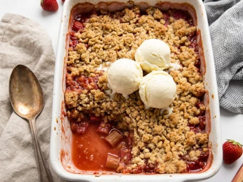 Easy Rhubarb Crisp Recipe