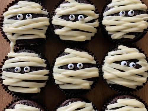 Mummy Cupcakes final shot